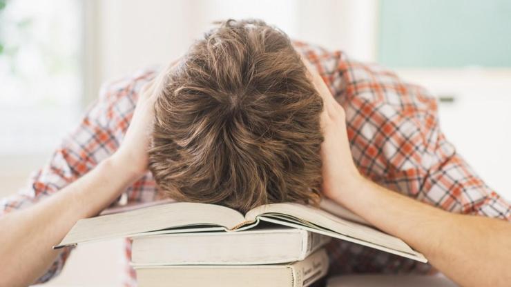 Liseliler okulda mutsuz: Depresyondayım devamsızım