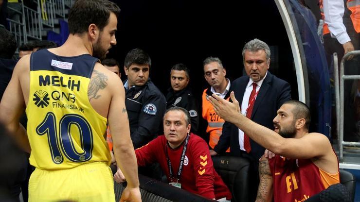 Fenerbahçe - Galatasaray Odeabank maçında ne oldu, kim ne açıkladı