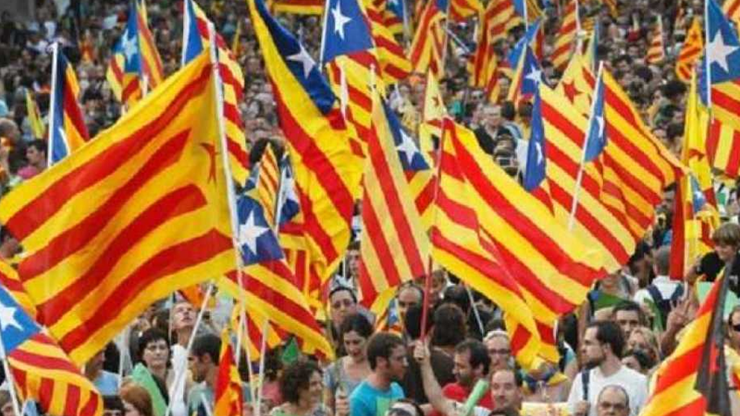 Bağımsızlık girişimi Katalonyayı bölüyor