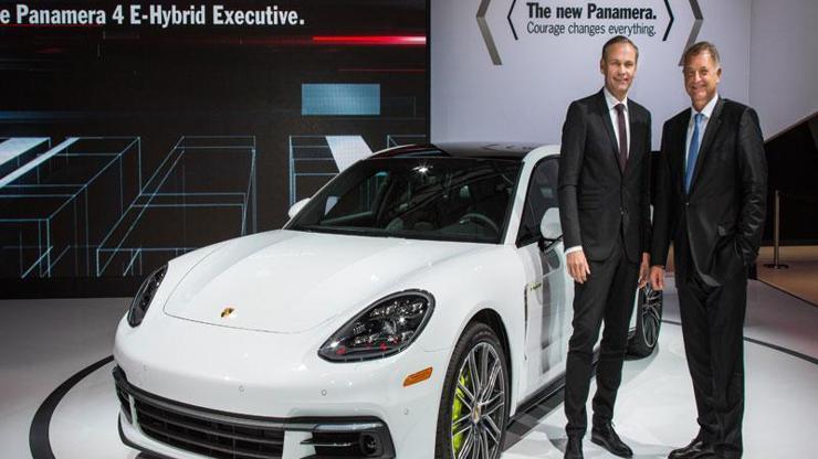 Porsche Panameranın yeni  ailesi  Los Angeles’da