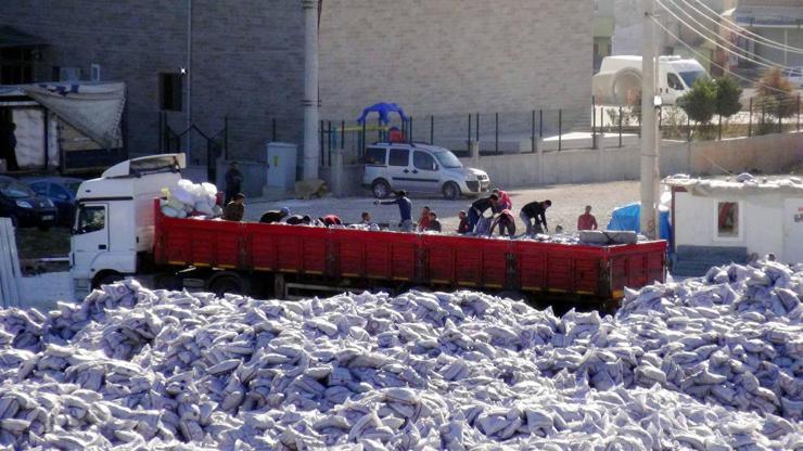 Dağıtılacak yardım kömürleri Somadan yola çıktı