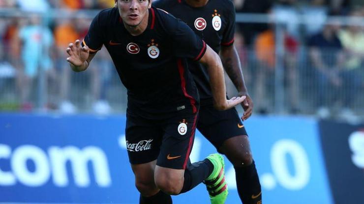 Galatasarayda 4 isim yolcu edilecek