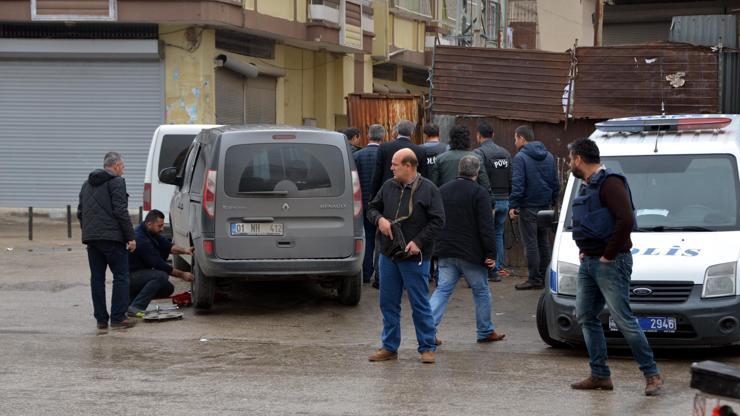 Adanada sivil polis aracına silahlı saldırı