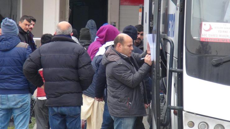 Yunanistan, Pakistanlı 26 göçmeni Türkiyeye iade etti
