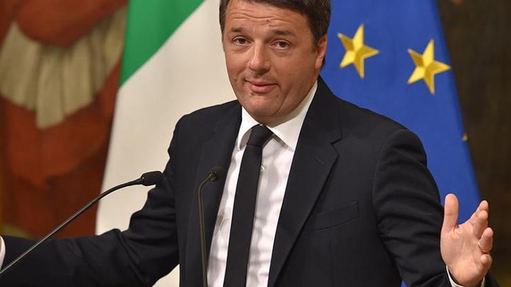 İtalya Başbakanı Renzi, referandum yenilgisinin ardından istifa etti