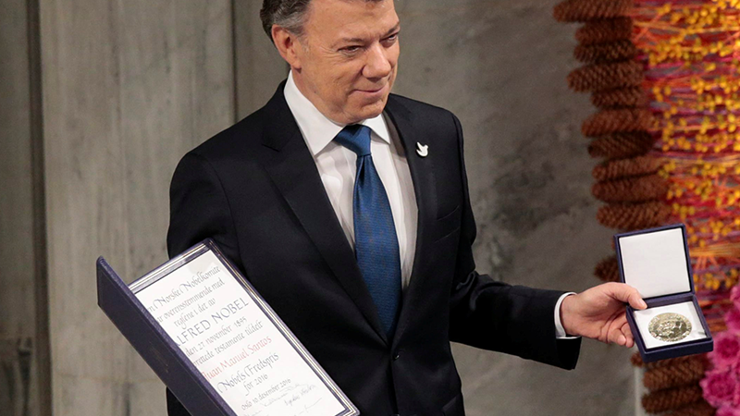 Kolombiya Devlet Başkanı Juan Manuel Santos  Nobel Barış ödülünü törenle aldı