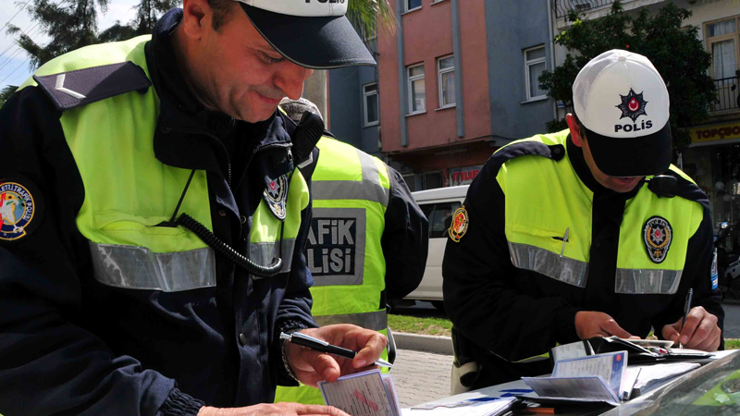 İstanbul trafiğinde 2016da günde 6 bin sürücüye ceza kesildi