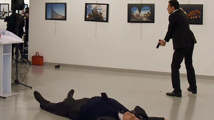 Karlov’un katilinin fotoğrafına ödül verilmesi tartışma yarattı