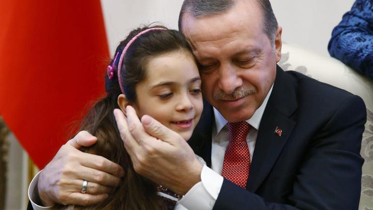 Halepli küçük Bana Erdoğan ile buluştu