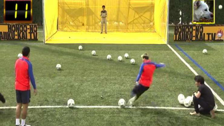 Messi ve Suarez drone vurmak için yarıştı