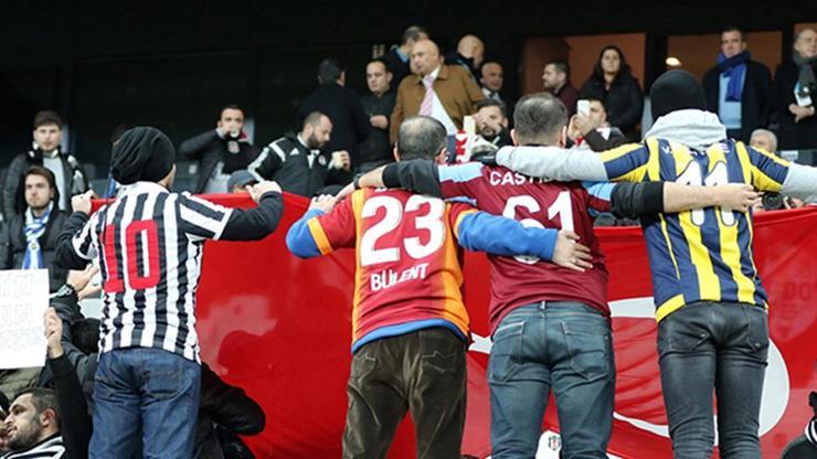 Şehitler için sahaya çıkan Yıldızlar Karması maçı CNN TÜRKte