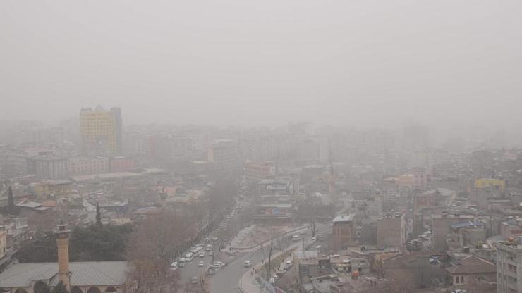 İranda hava kirliliği alarmı