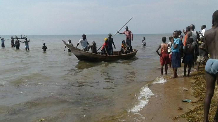 Ugandada futbol takımı ve taraftarları taşıyan tekne battı