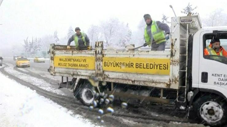 Ankarada kar yüksekliği 20 cmi buldu