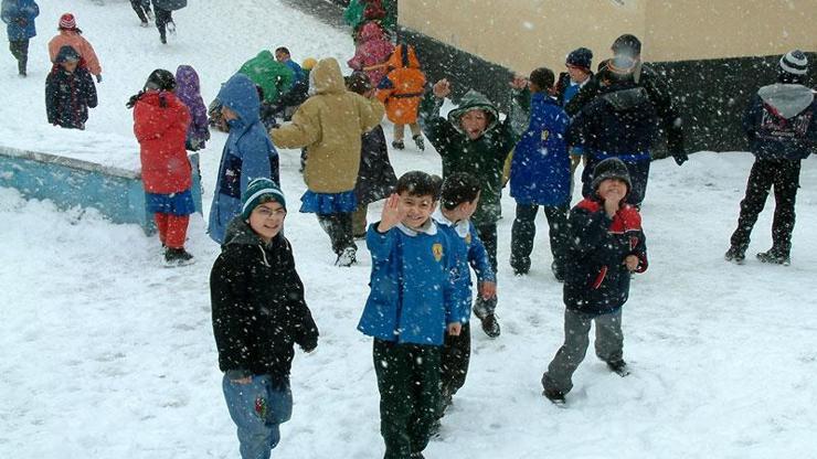 Son dakika... Trabzonda eğitime kar engeli