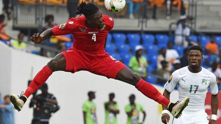 Hiçbir takımda oynamayan Adebayor sahaya ilk 11de çıktı