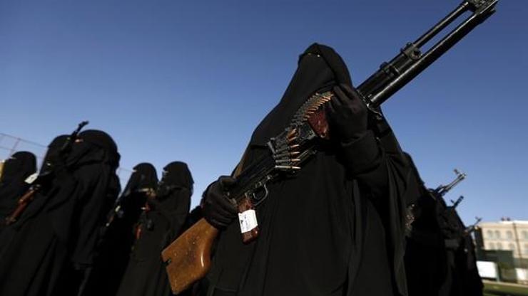 Yemenin kadın savaşçıları çocuklarıyla ortaya çıktı