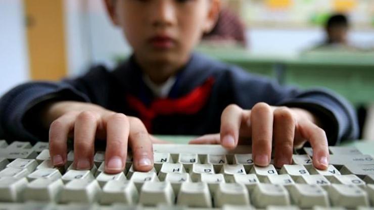 Çocukları siber tehditlere karşı nasıl koruruz