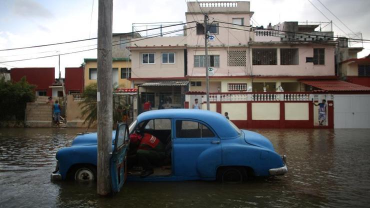 Havana sokakları sular altında