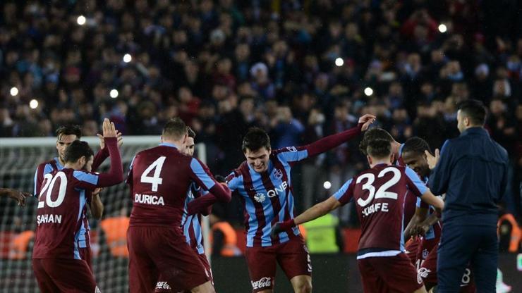 Trabzonspor galibiyeti kolbastı ile kutladı