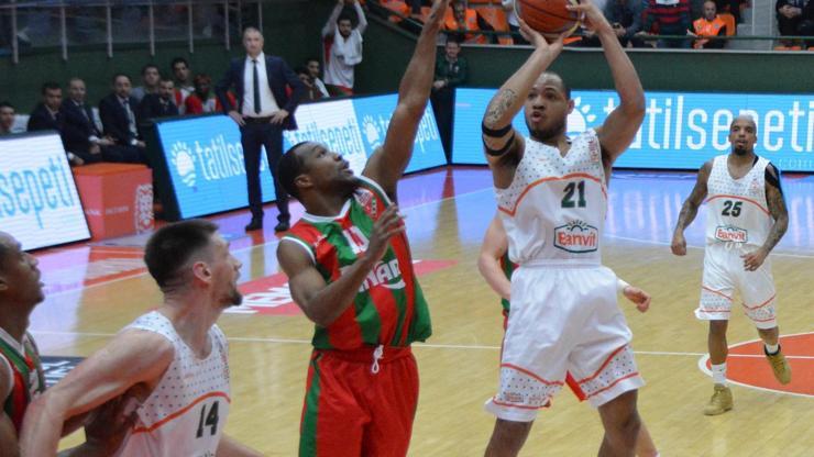 Spor Toto Basketbol Süper Ligi: Pınar Karşıyaka zor deplasmandan çıktı