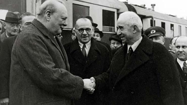 Churchill ile İnönünün Adanadaki istasyon buluşmasının 74. yılı