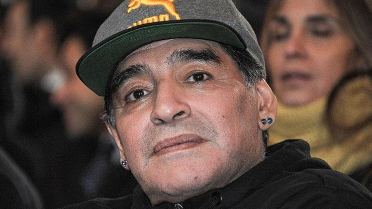 Diego Maradona FIFAda göreve başladı