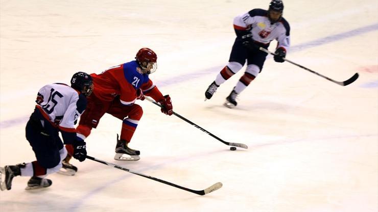 Buz hokeyinde gergin maçta Rusya kazandı: 4-2