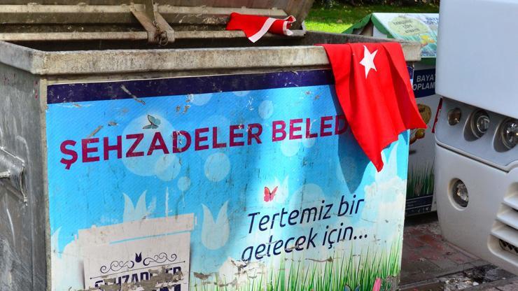 Çöpteki Türk bayrakları tepki çekti