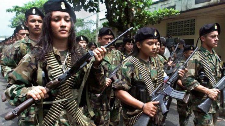 Kolombiyada FARC militanlarının tamamı silah bırakma alanlarına ulaştı