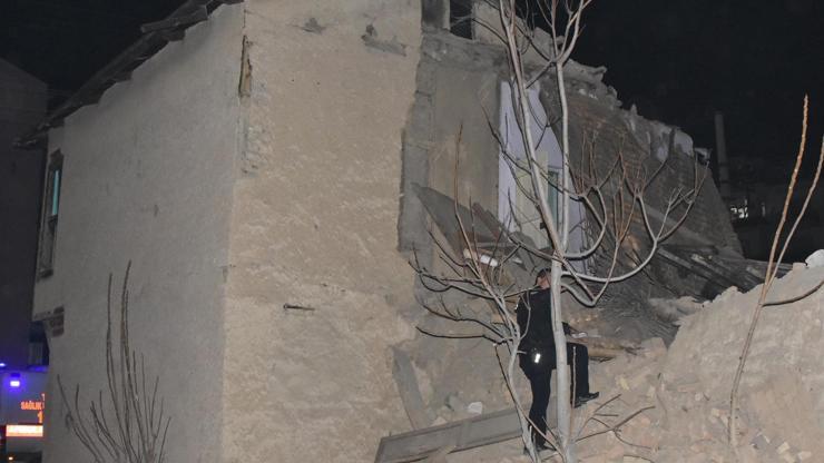 Kerpiç ev çöktü, 6sı çocuk 8 kişi ölümden döndü