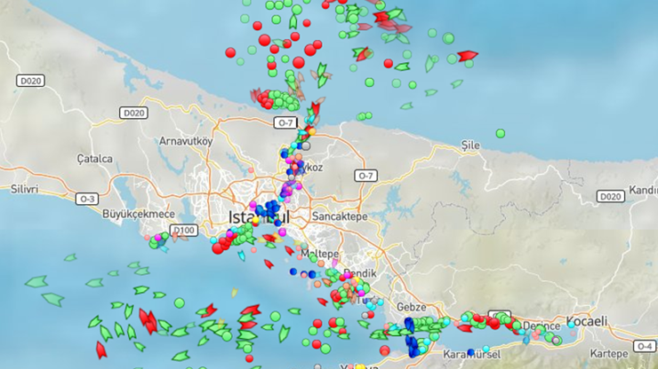 İstanbul Boğazı trafiğe açıldı