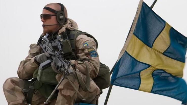 İsveçte zorunlu askerlik tekrar başlıyor