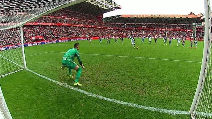 Emre Çolak penaltı kaçırdı