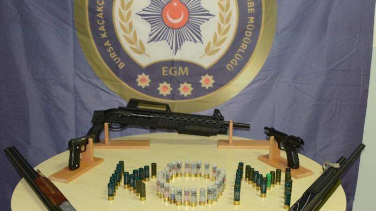 Bursada ruhsatsız silah operasyonu: 15 gözaltı