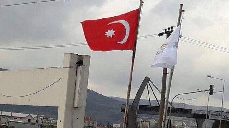 Türk bayrağını indirip Osmanlı bayrağını astılar