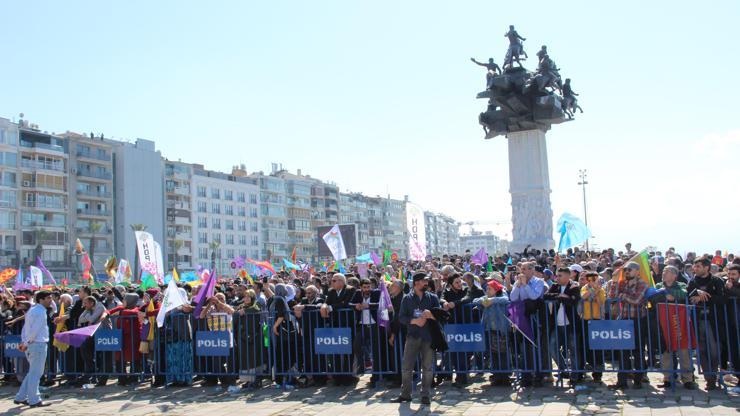 İzmirdeki Nevruz kutlamasında 45 gözaltı