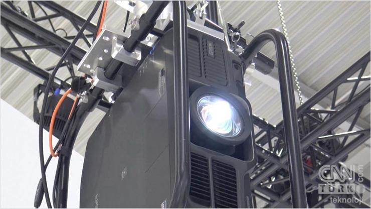 En parlak 3LCD lazer projektörü: Epson EB-L25000U