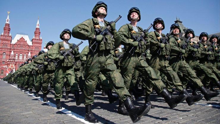 Putin imzaladı: Rusya asker sayısını artırıyor