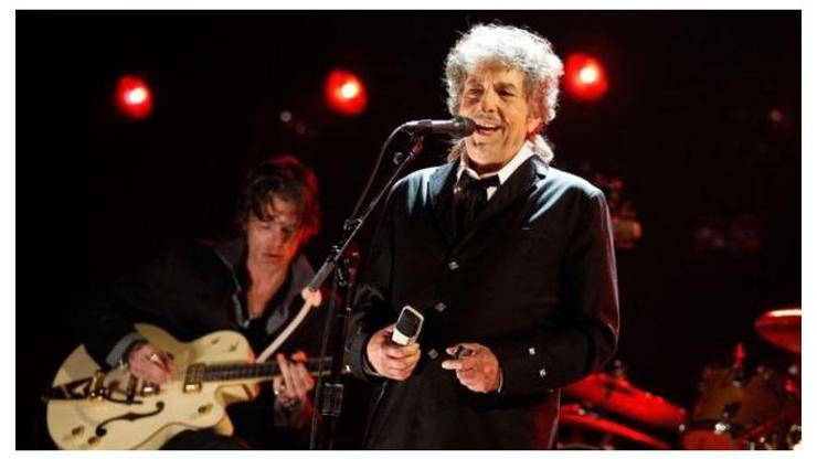 Bob Dylan, Nobel ödülünü sonunda alacak