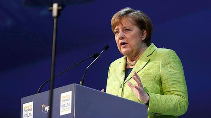 Son dakika: Angela Merkelden referandum açıklaması