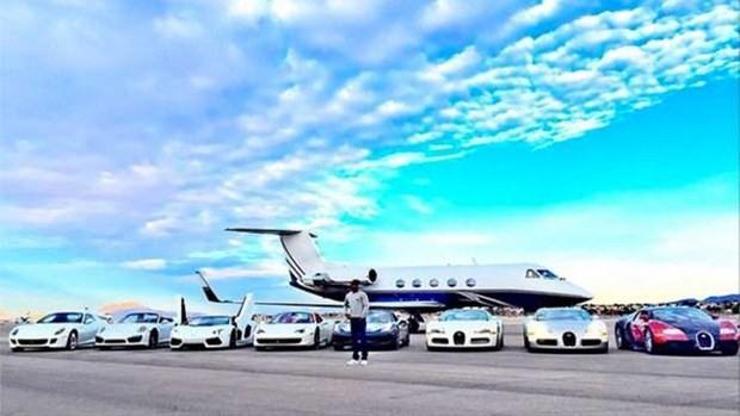 Floyd Mayweather süper otomobillerinden birini satışa çıkardı