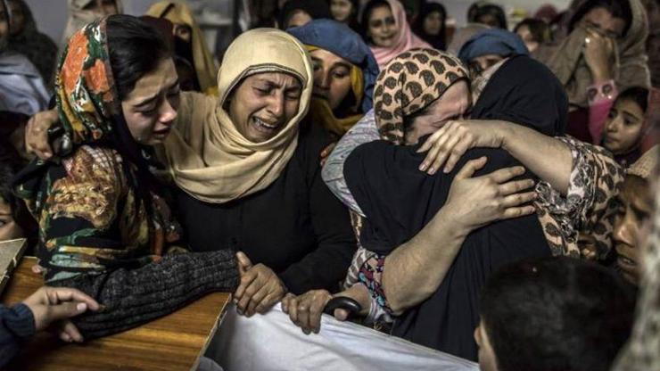 Pakistanda bir türbe görevlisi 20 kişiyi bıçaklayarak öldürdü