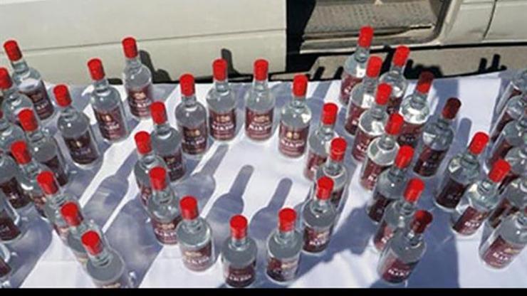 Polisin durdurduğu kamyondan 1700 şişe sahte votka çıktı