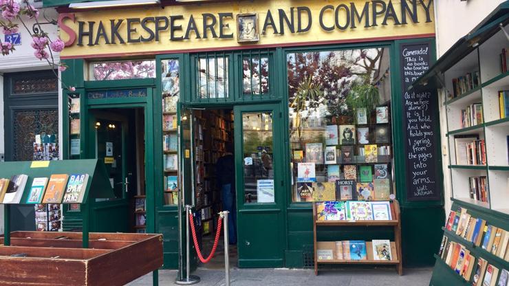 Dünyanın en güzel kitapçılarından birisi:  Shakespeare and Company