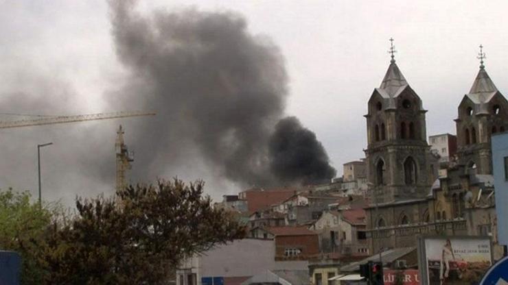 Son dakika: İstanbul Beyoğlunda yangın çıktı