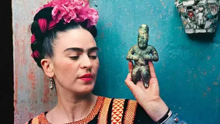Japon fotoğrafçı Frida Kahlonun gardırobunu sonsuzlaştırdı
