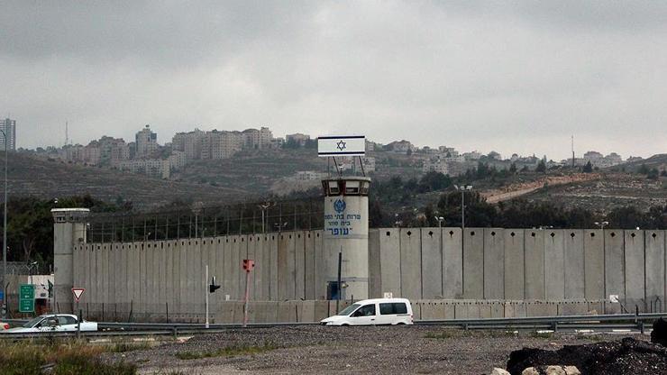 İsrail cezaevlerindeki 2 bin Filistinli açlık grevi başlattı