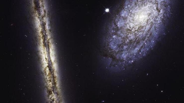 Hubble Teleskopu 27. yaş gününde çifte galaksi fotoğrafladı