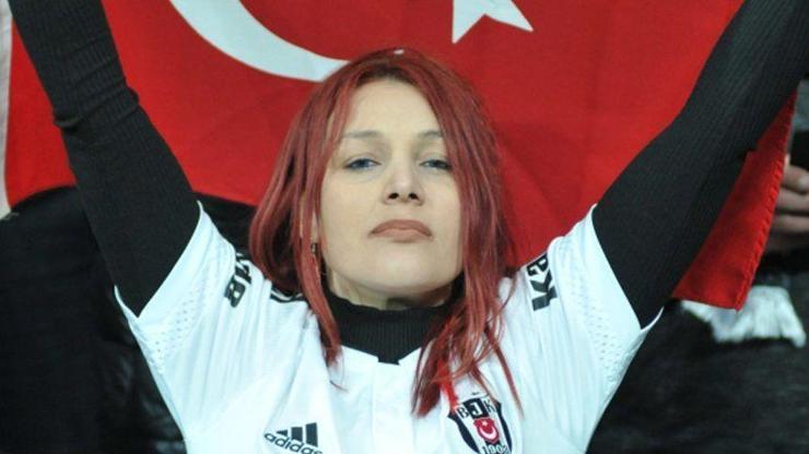 Beşiktaş maçına damgasını vuran kızıl saçlı kadın Eva Hamamcı